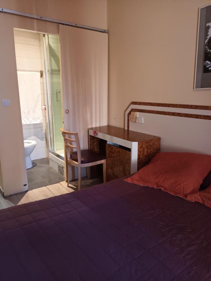 Hotel Azur Montmartre Париж Екстериор снимка