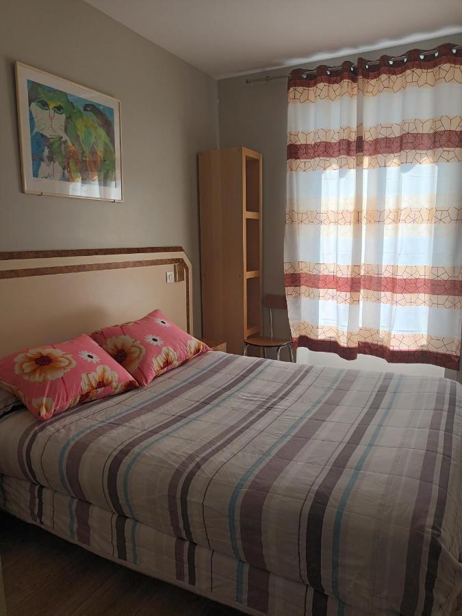 Hotel Azur Montmartre Париж Екстериор снимка