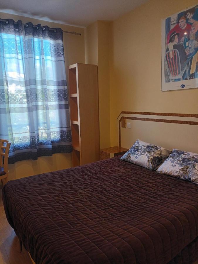 Hotel Azur Montmartre Париж Екстериор снимка