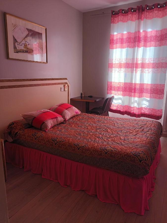 Hotel Azur Montmartre Париж Екстериор снимка