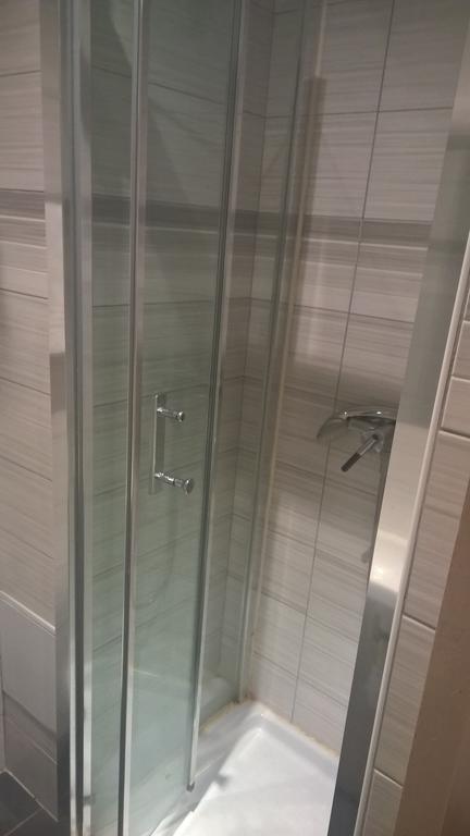 Hotel Azur Montmartre Париж Екстериор снимка