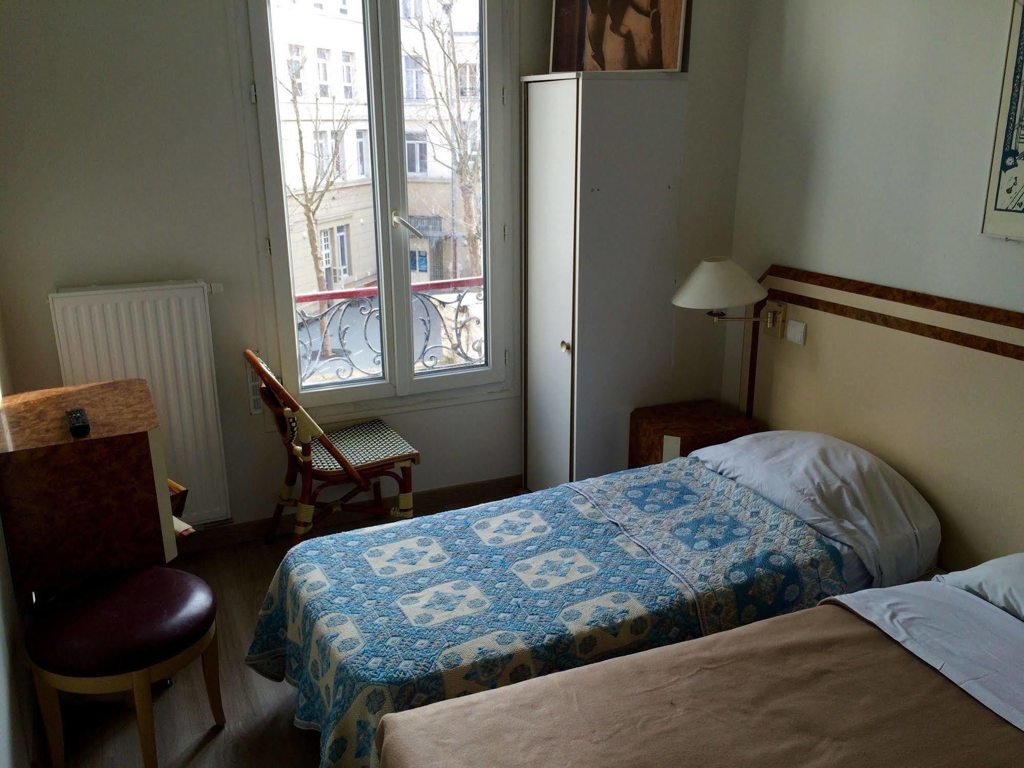 Hotel Azur Montmartre Париж Екстериор снимка