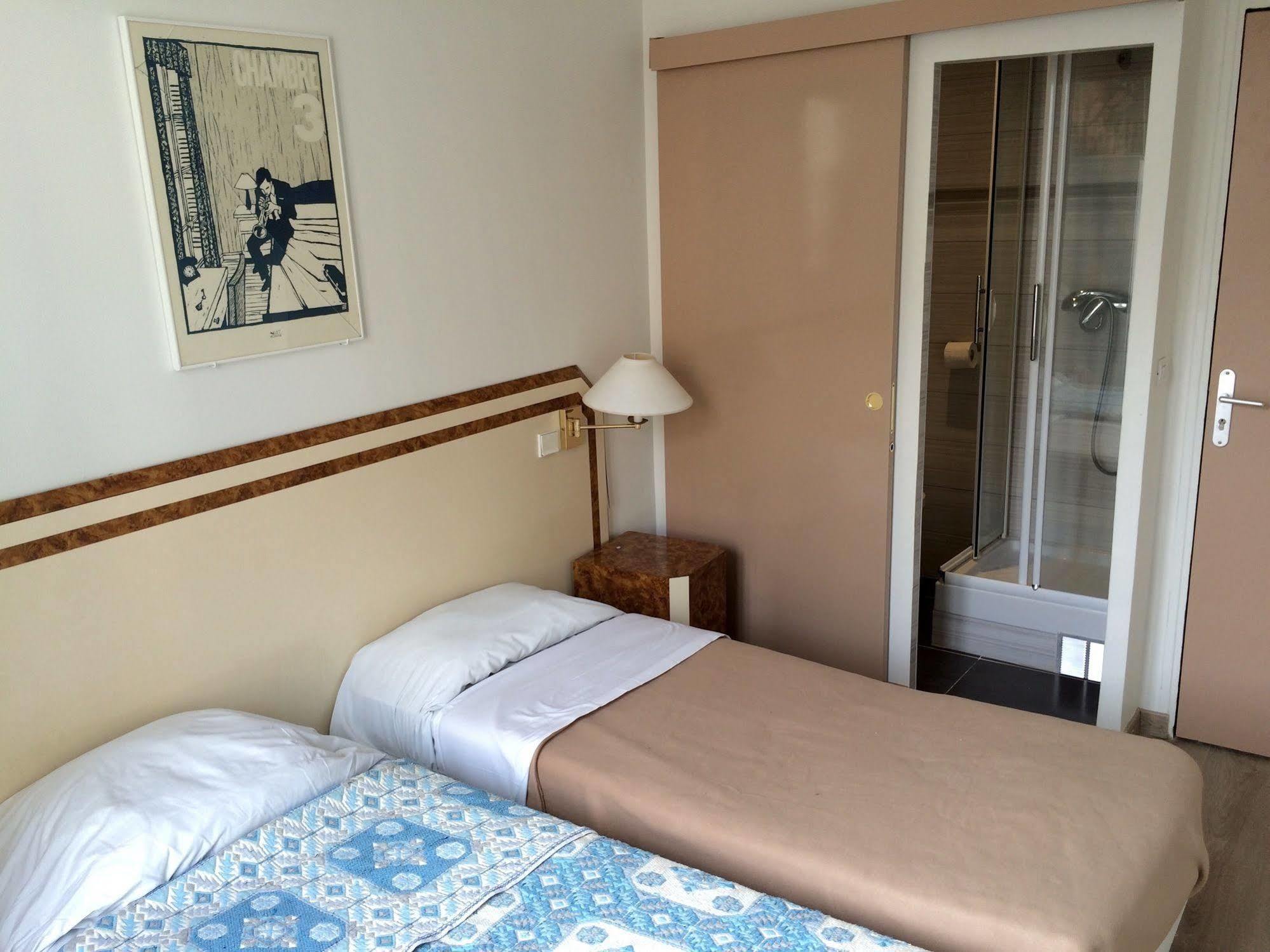 Hotel Azur Montmartre Париж Екстериор снимка