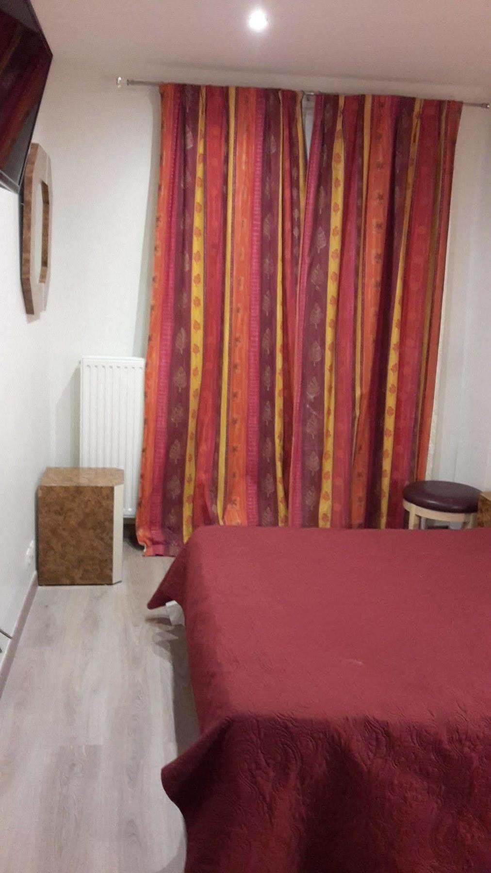 Hotel Azur Montmartre Париж Екстериор снимка
