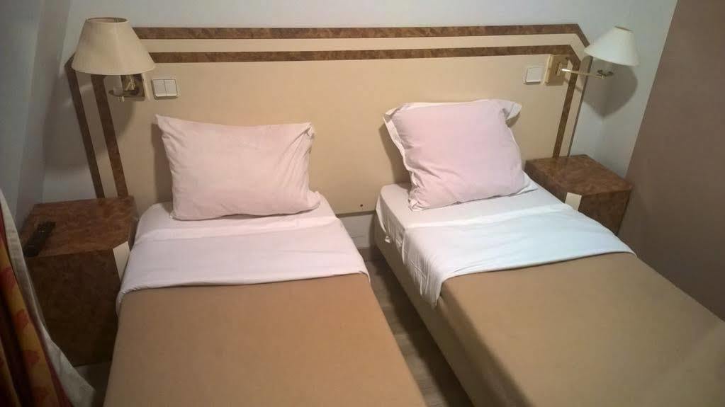 Hotel Azur Montmartre Париж Екстериор снимка